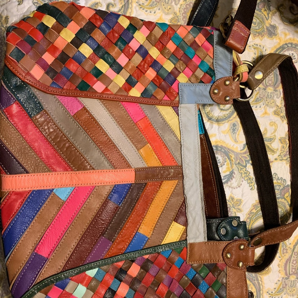 Amerileather tote with crossbody strap.